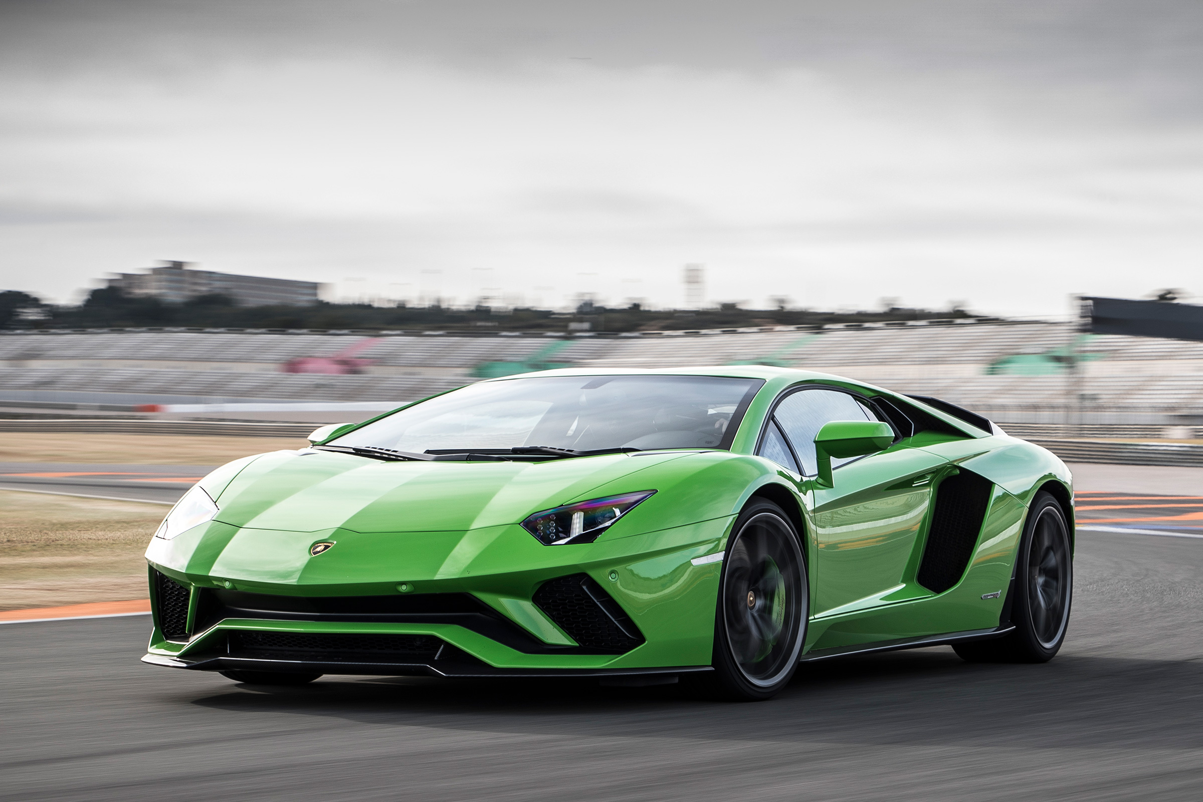 Lamborghini авентадор 2023. Lamborghini aventador s зеленая. ламборджини авентадор 2023. ламборджини авентадор svj 2020. Lamborghini 2023 new.