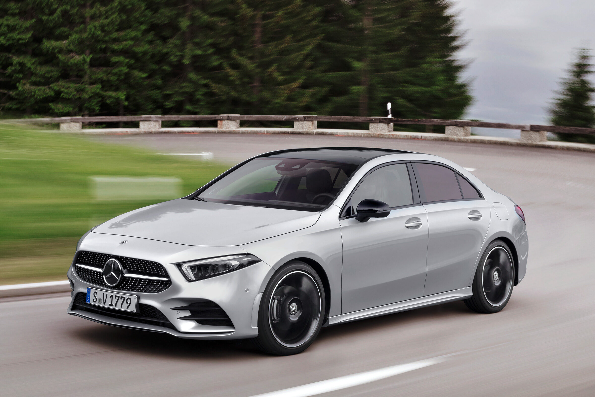 2.0 MERCEDES-AMG A 35 4MATIC DCTMercedes-Benz 