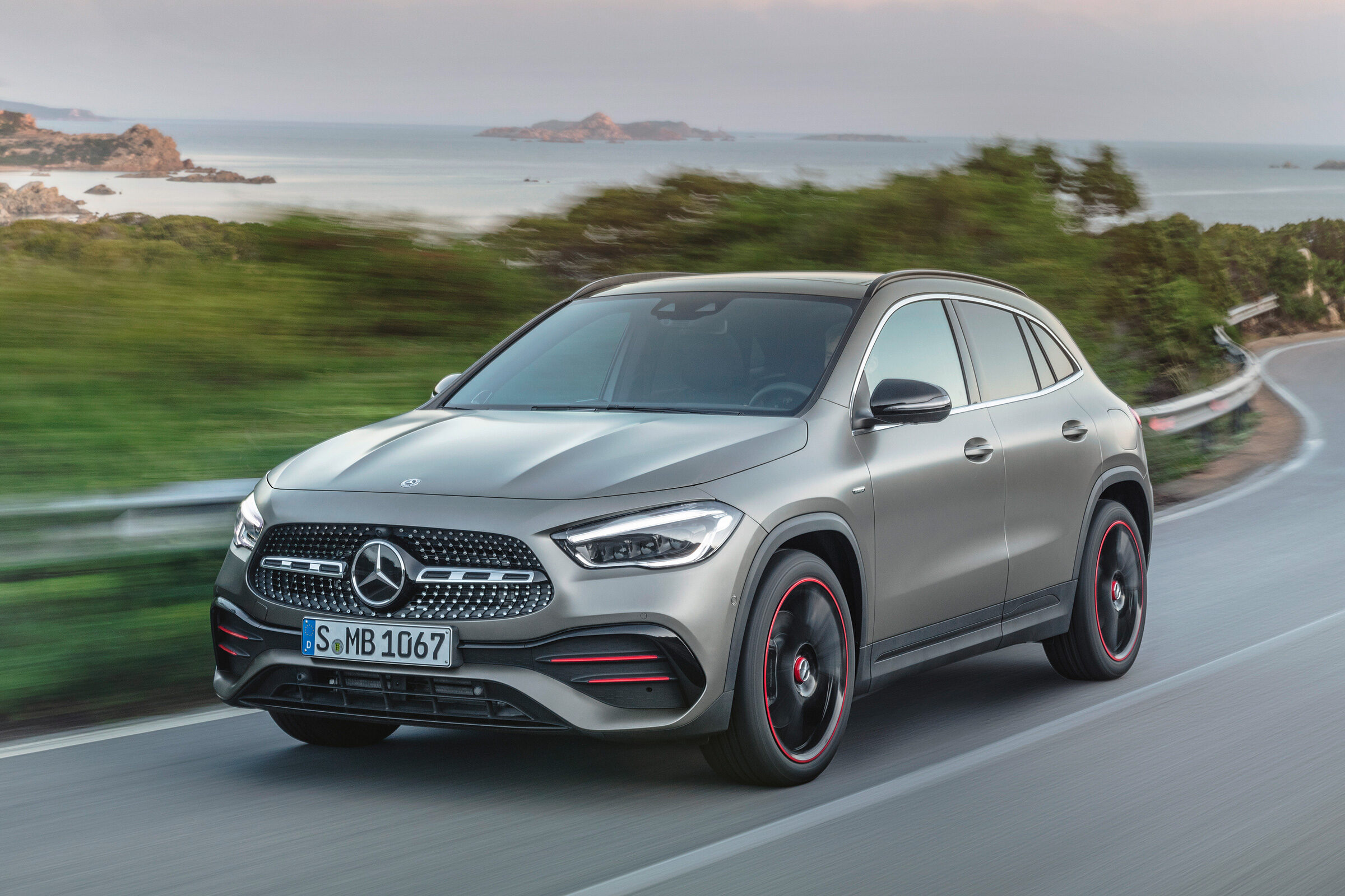 2.0 MERCEDES-AMG GLA 45 S DCT 4MATIC+Mercedes-Benz 