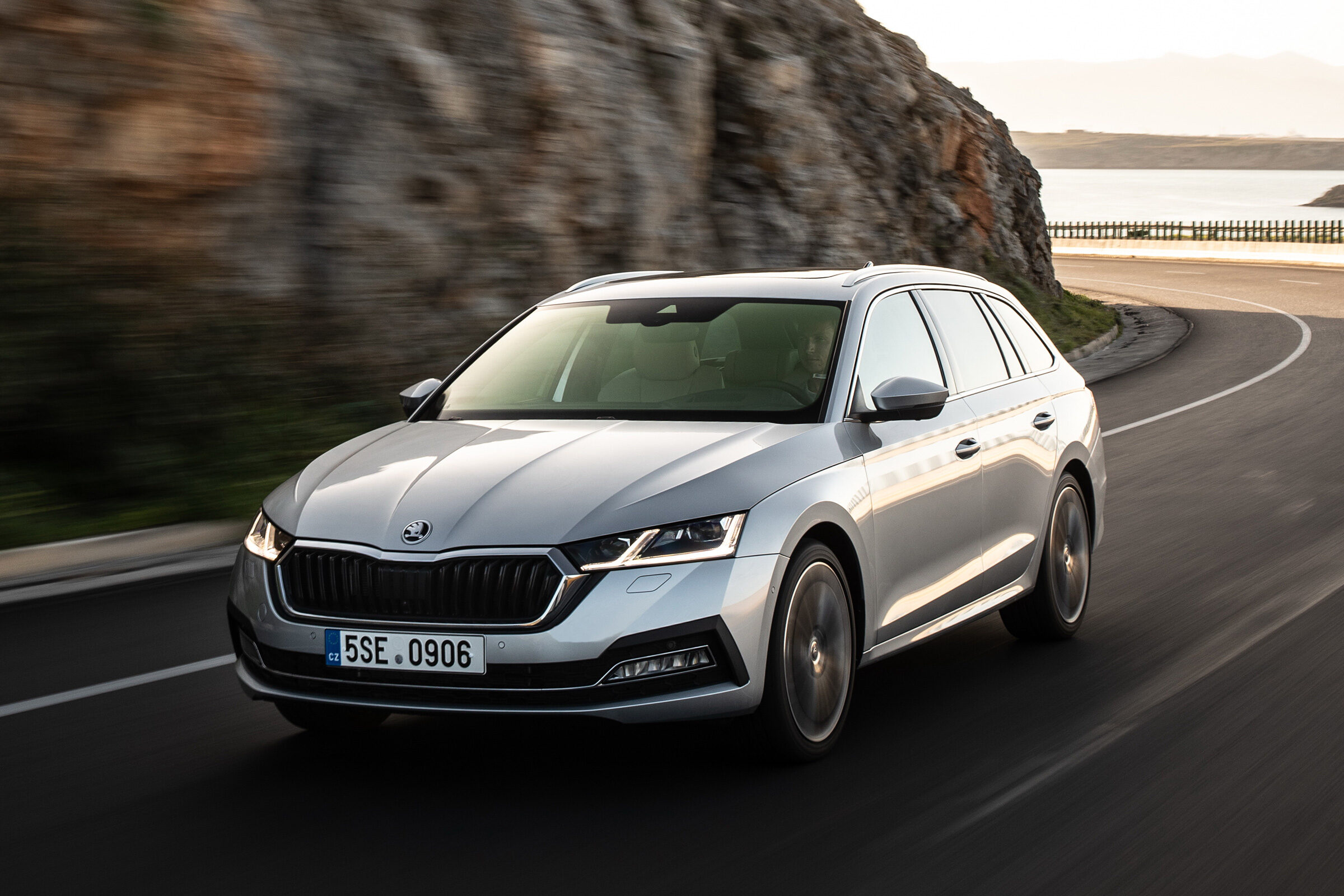 2.0 TDI 115HP AMBITION COMBIŠkoda 