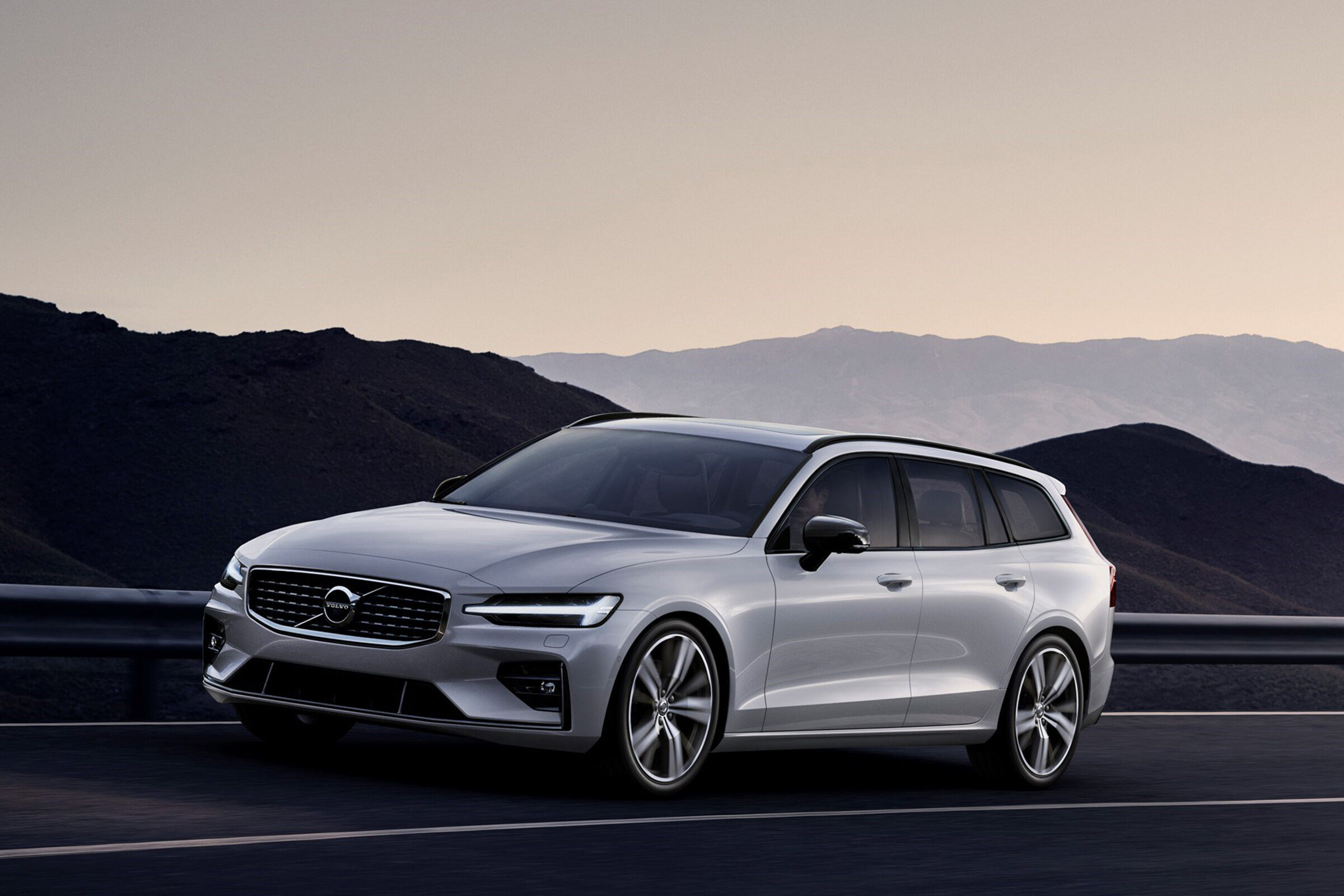 2.0 B4 D MHEV 197HP R-DESIGN AUTOVolvo 