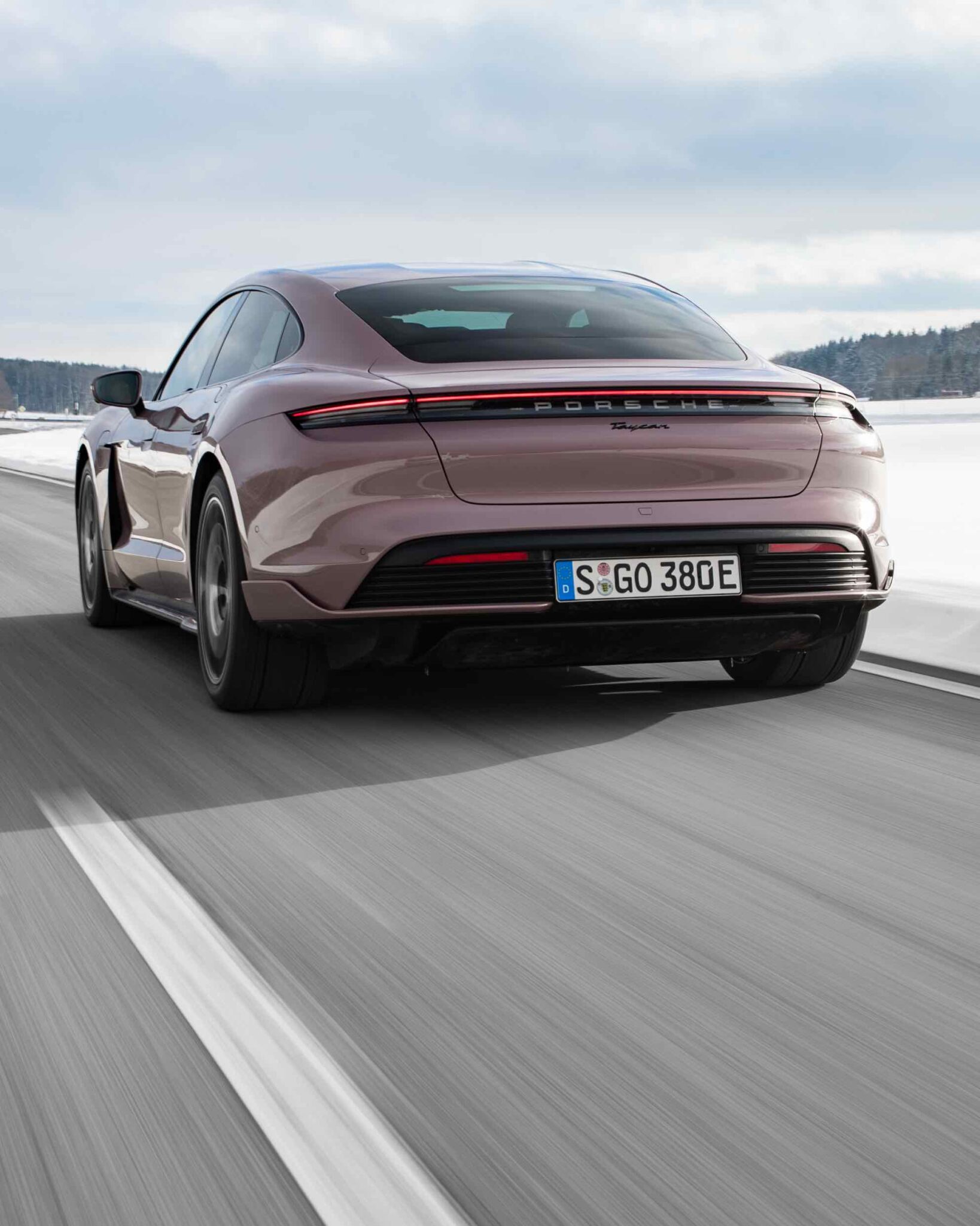 Гибридный седан byd seal. Roewe feifan r7. Авто 2023. Новый форд evos. Китайские автомобили 2024 года.