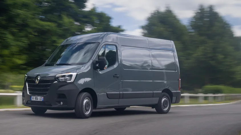 auction pedal Mammoth Baterie mai mare pentru utilitara electrică Renault Master E-Tech - Autocritica auction pedal Mammoth Baterie mai mare pentru utilitara electrică Renault Master E-Tech - Autocritica
