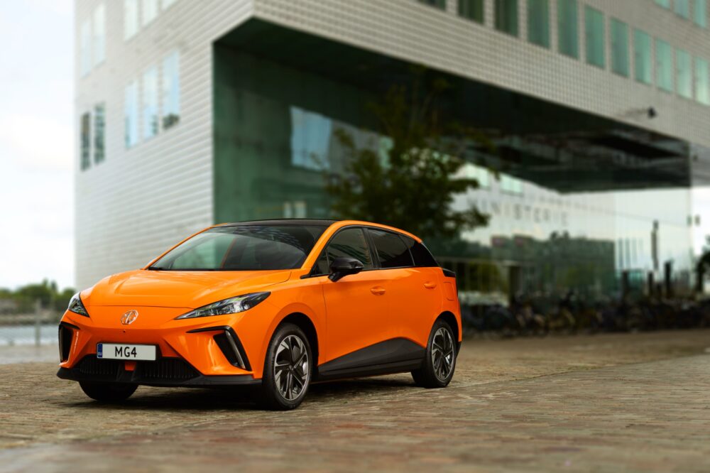 MG4: Compact Rivalry