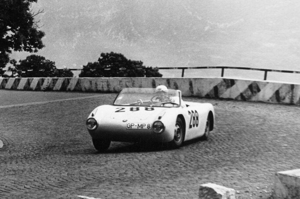 BMW 700 RS: rețeta de aur a sportivității