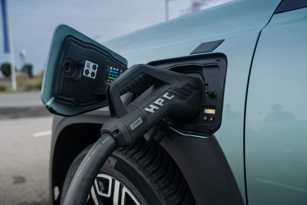 Studiu: unde încarcă și ce experiențe au la încărcare proprietarii de mașini electrice