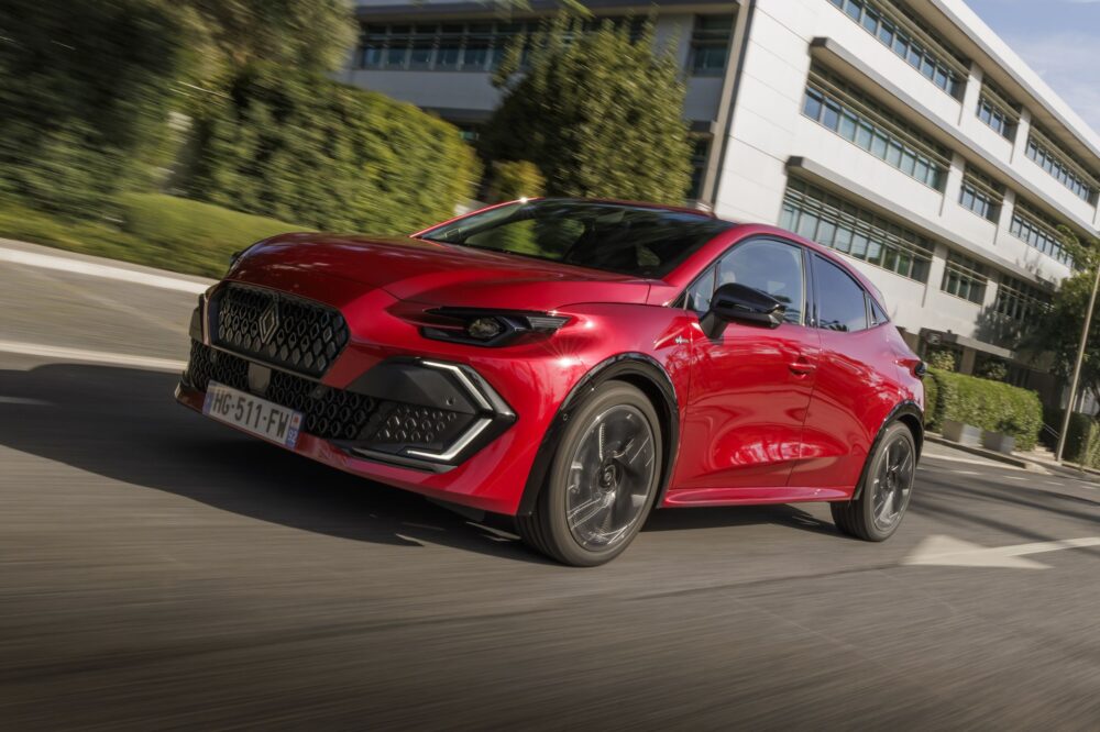 Test Drive: Noul Renault Clio Full-Hybrid