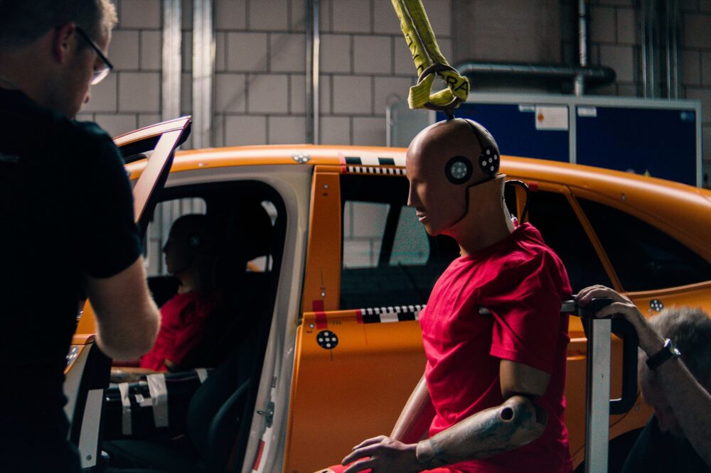 Analiză: Euro NCAP schimbă notarea testelor de siguranță în 2026