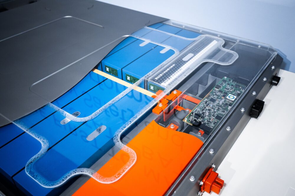 Un pas spre solid-state: MG lansează prima baterie semi-solid state de serie