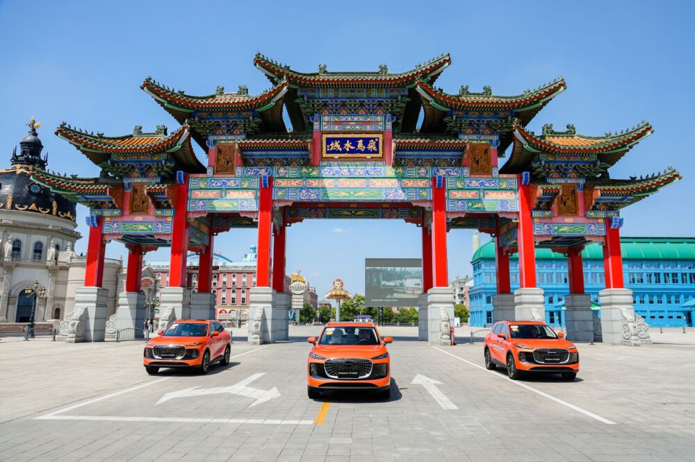 Noua marcă Lepas din China: debut în Europa cu SUV-uri electrice și plug-in hybrid