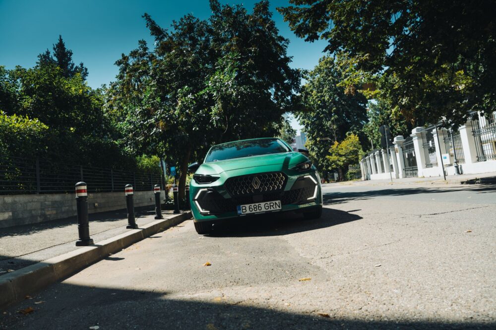 Spirit citadin: 25 de zile în București cu Renault Clio hibrid