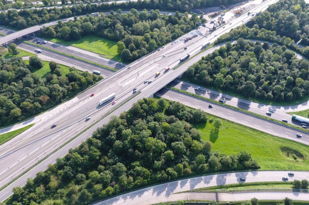 Piața auto din Europa în septembrie 2026: cotă de piață record pentru electrice de 30,5%